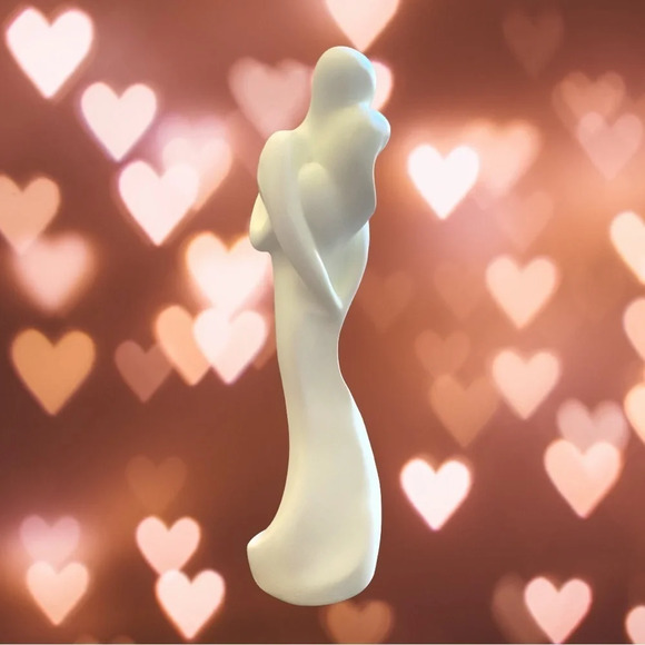 White porcelain man/woman hugging - Picture 6 of 7